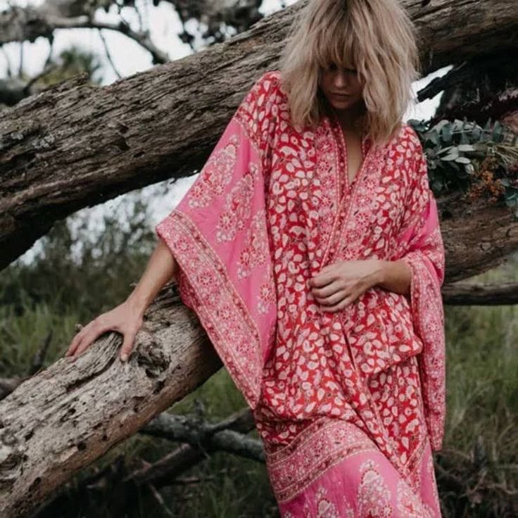 Spell Delerium Kimono In Red/Pink